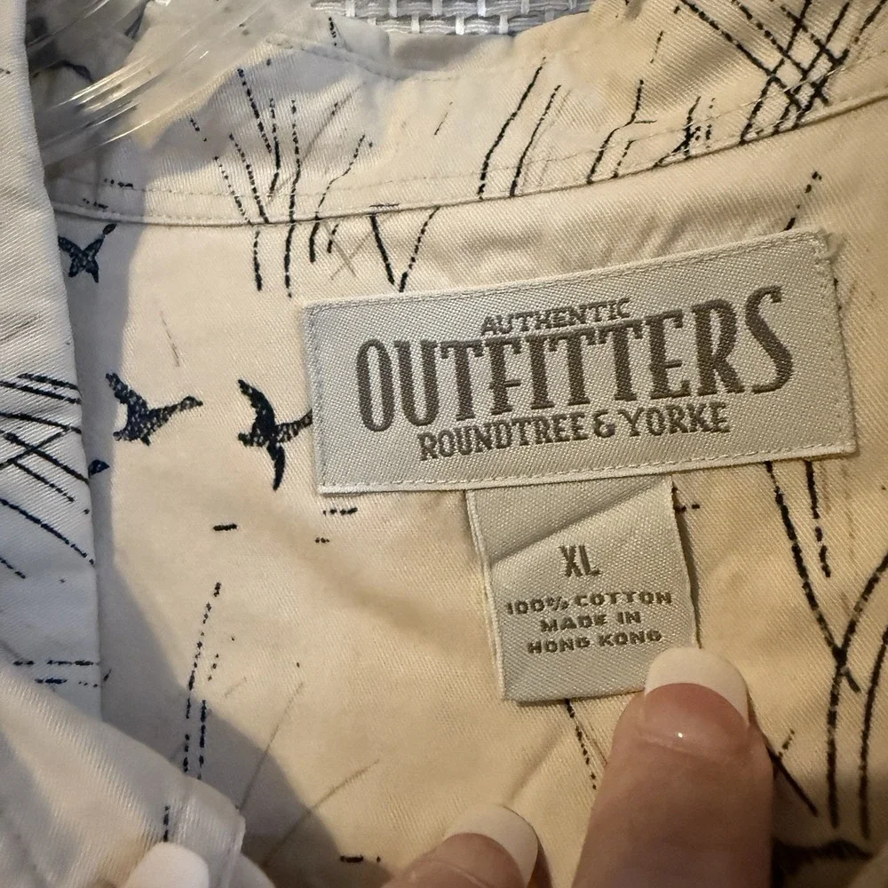 Roundtree & Yorke Auth Outfitters Men's XL Beige Navy Duck Print Button Up Shirt
